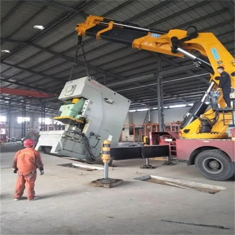 安庆大观80吨折臂吊车出租附近电话